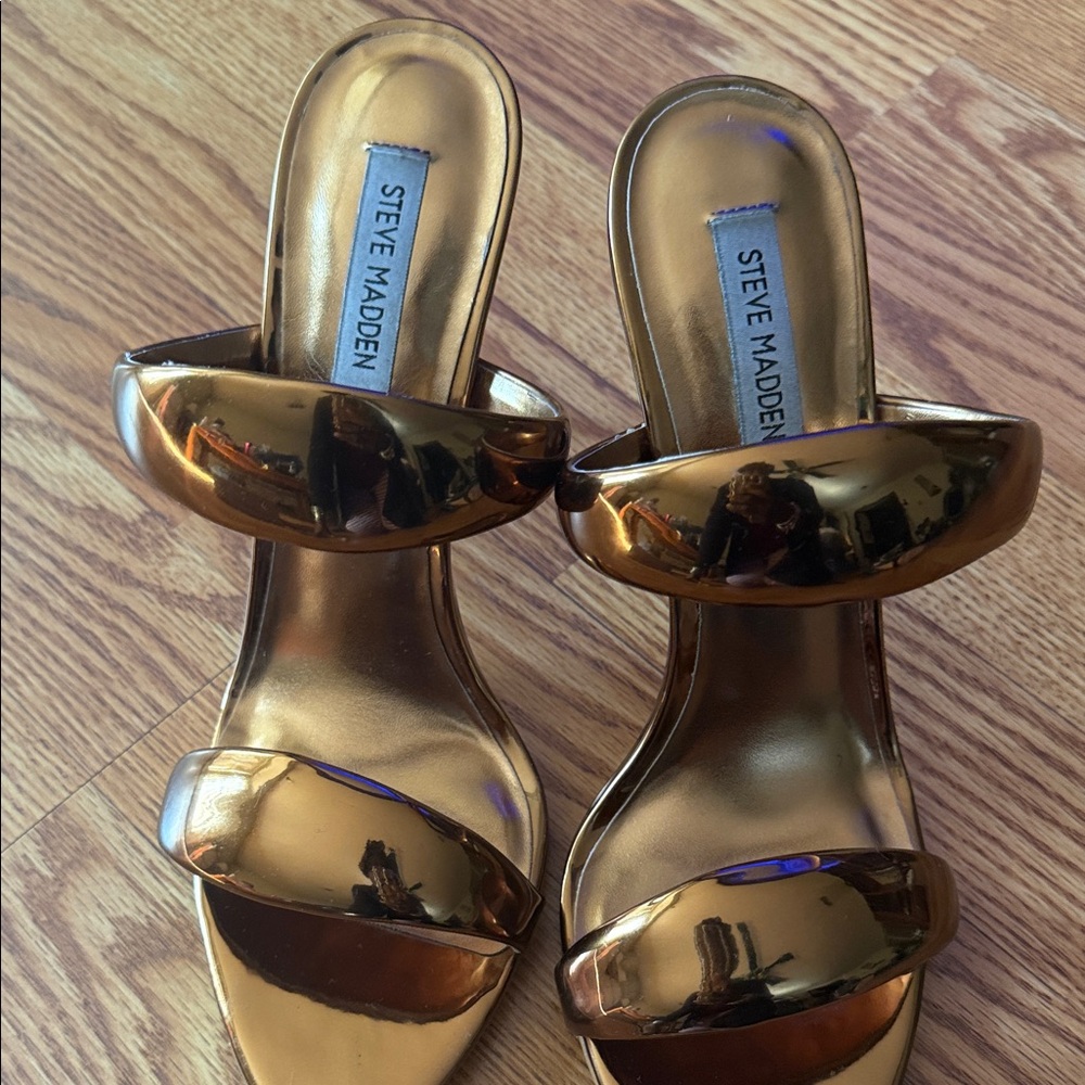 Steve Madden bronze 4 in Women's Sandals
